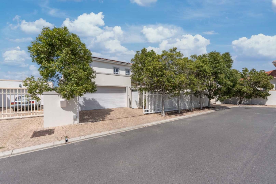 4 Bedroom Property for Sale in Parklands North Western Cape